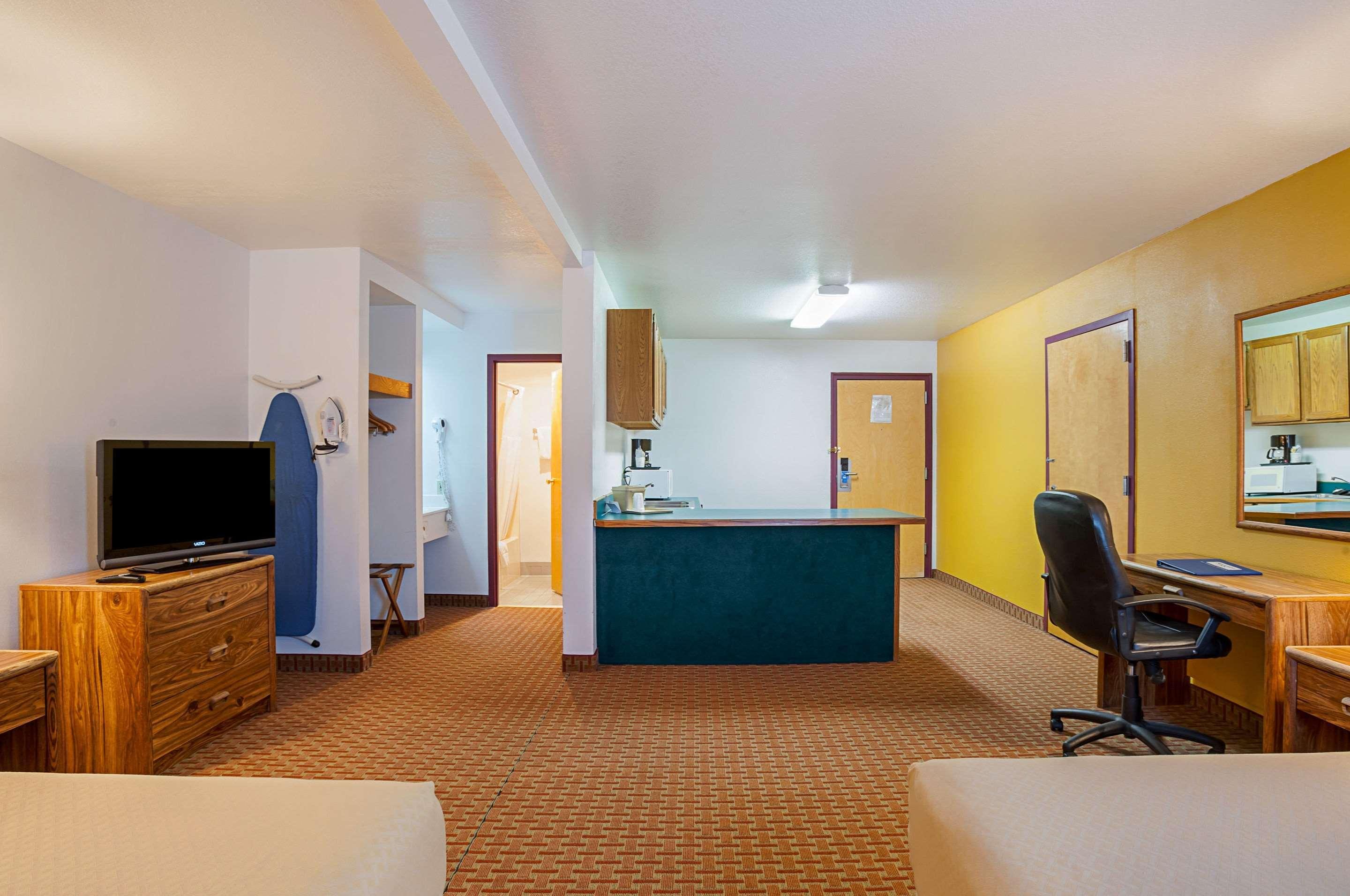 Rodeway Inn & Suites Бландинг Экстерьер фото